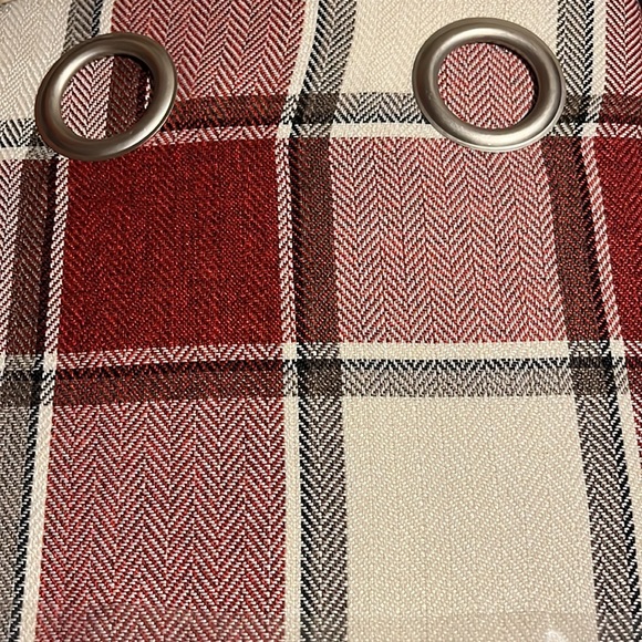 Plaid red and white Window curtains - Picture 5 of 6
